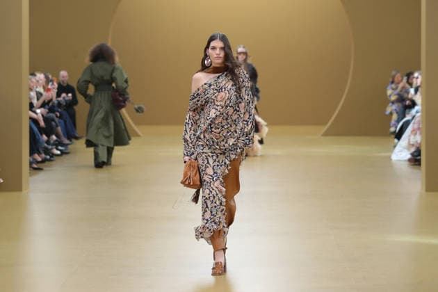 PFW - Zimmermann Runway A model walks the runway during the Zimmermann Womenswear Fall Winter 2026-2027 show as part of Paris Fashion Week on March 9, 2026 in Paris, France. Photo by Alain Gil Gonzalez ABACAPRESS.COM Paris France  Copyright: xGonzalezxAlain-Gil ABACAx