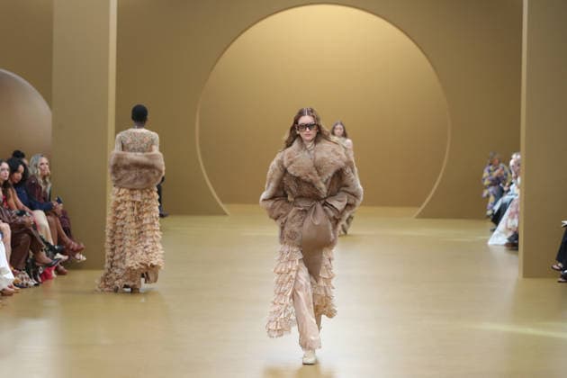 PFW - Zimmermann Runway A model walks the runway during the Zimmermann Womenswear Fall Winter 2026-2027 show as part of Paris Fashion Week on March 9, 2026 in Paris, France. Photo by Alain Gil Gonzalez ABACAPRESS.COM Paris France  Copyright: xGonzalezxAlain-Gil ABACAx