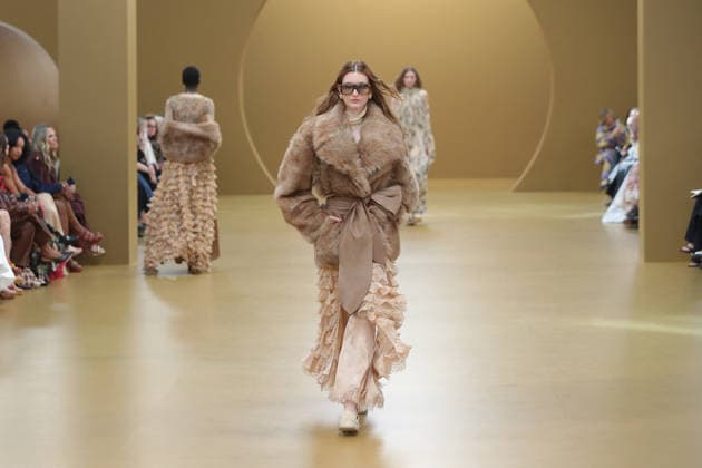 PFW - Zimmermann Runway A model walks the runway during the Zimmermann Womenswear Fall Winter 2026-2027 show as part of Paris Fashion Week on March 9, 2026 in Paris, France. Photo by Alain Gil Gonzalez ABACAPRESS.COM Paris France  Copyright: xGonzalezxAlain-Gil ABACAx