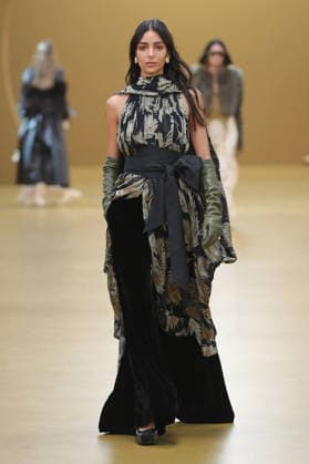 PFW - Zimmermann Runway A model walks the runway during the Zimmermann Womenswear Fall Winter 2026-2027 show as part of Paris Fashion Week on March 9, 2026 in Paris, France. Photo by Alain Gil Gonzalez ABACAPRESS.COM Paris France  Copyright: xGonzalezxAlain-Gil ABACAx