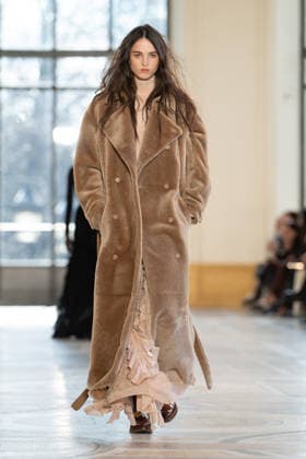 PFW - Gabriela Hearst Runway LZ A model walks the runway during the Gabriela Hearst Winter 2026-2027 show as part of Paris Fashion Week on March 09, 2026 at Petit Palais in Paris, France. Photo by Laurent Zabulon ABACAPRESS.COM  Copyright: xZabulonxLaurent ABACAx