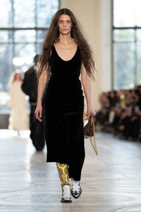 PFW - Gabriela Hearst Runway LZ A model walks the runway during the Gabriela Hearst Winter 2026-2027 show as part of Paris Fashion Week on March 09, 2026 at Petit Palais in Paris, France. Photo by Laurent Zabulon ABACAPRESS.COM  Copyright: xZabulonxLaurent ABACAx