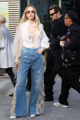 Guest Celebrities at Zimmermann Collection Femme Prêt à Porter Automne Hiver 2026 2027 fashion show at Carreau du Temple during Paris Fashion Week, on March 9th, 2026 Julien Sarkissian Bestimage Celebrities at Zimmermann Ready to Wear Woman Fall Winter 2026 2027 Collection fashion show, during Paris Fashion Week, on March 9th, 2026 Paris France  Copyright: xJulienxSarkissianx xBestimagexJulienxSarkissianx xBestimagex