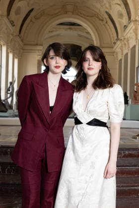 Mia and Olivia Isacson daughters of Gabriela Hearst at the Front Row at the Gabriela Hearst Fashion Show Ready to Wear Collection Fall Winter 2026 2027 during Paris Fashion Week PFW , at the Petit Palais, in Paris, France, March 9, 2026 Jeremy Melloul Bestimage Front Row at the Gabriela Hearst Fashion Show Ready to Wear Collection Fall Winter 2026 2027 during Paris Fashion Week on March 09, 2026  Copyright: xJeremyxMelloulx xBestimagexJeremyxMelloulx xBestimagex