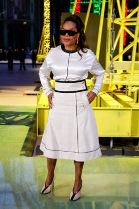 Oprah Winfrey at the photocall of the Chanel Fashion Show Womens Ready to Wear Collection Fall Winter 2026 2027 during Paris Fashion Week PFW at the Grand Palais, Paris, France, March 9, 2026 Olivier Borde Bestimage Photocell at the Chanel Fashion Show Ready to Wear Collection Fall Winter 2026 2027 during Paris Fashion Week on March 09, 2026 Paris France  Copyright: xOLIVIERxBORDEx xBESTIMAGExOLIVIERxBORDEx xBESTIMAGEx