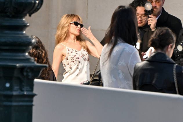 PFW Chanel Outside Arrivals Kylie Minogue arriving at the Chanel show during Fashion Week in Paris, France on March 9, 2026. Photo by Julien Reynaud APS-Medias ABACAPRESS.COM Paris France  Copyright: xReynaudxJulien APS-Medias ABACAx