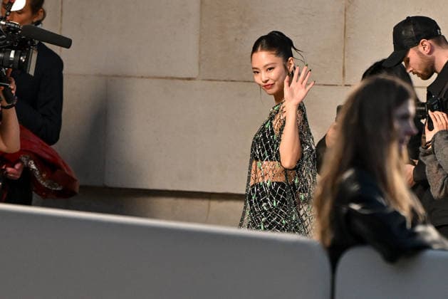 PFW Chanel Outside Arrivals Jennie Kim arriving at the Chanel show during Fashion Week in Paris, France on March 9, 2026. Photo by Julien Reynaud APS-Medias ABACAPRESS.COM Paris France  Copyright: xReynaudxJulien APS-Medias ABACAx