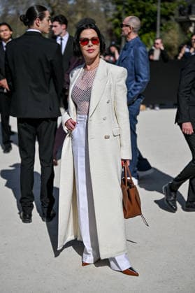 PFW Gabriela Hearst Outside Arrivals Debi Mazar arriving at the Gabriela Hearst show during Fashion Week in Paris, France on March 9, 2026. Photo by Julien Reynaud APS-Medias ABACAPRESS.COM Paris France  Copyright: xReynaudxJulien APS-Medias ABACAx