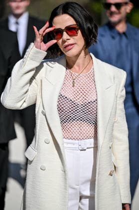 PFW Gabriela Hearst Outside Arrivals Debi Mazar arriving at the Gabriela Hearst show during Fashion Week in Paris, France on March 9, 2026. Photo by Julien Reynaud APS-Medias ABACAPRESS.COM Paris France  Copyright: xReynaudxJulien APS-Medias ABACAx