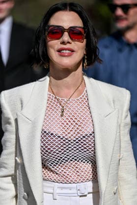 PFW Gabriela Hearst Outside Arrivals Debi Mazar arriving at the Gabriela Hearst show during Fashion Week in Paris, France on March 9, 2026. Photo by Julien Reynaud APS-Medias ABACAPRESS.COM Paris France  Copyright: xReynaudxJulien APS-Medias ABACAx