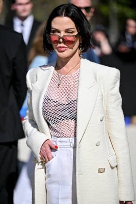 PFW Gabriela Hearst Outside Arrivals Debi Mazar arriving at the Gabriela Hearst show during Fashion Week in Paris, France on March 9, 2026. Photo by Julien Reynaud APS-Medias ABACAPRESS.COM Paris France  Copyright: xReynaudxJulien APS-Medias ABACAx