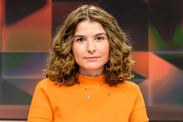 GER, Berlin, tough but fair Ð political talk show, TV, format, with host Louis Klamroth, Das Erste, pictured from left Özge Inan Journalist and author, March 9, 2026 Copyright: HMBxMedia UwexKoch