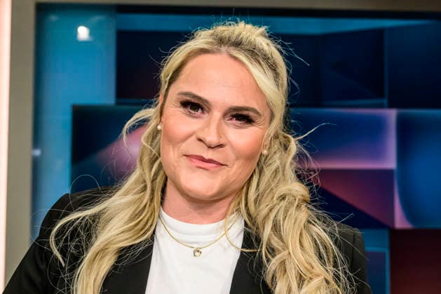 GER, Berlin, tough but fair Ð political talk show, TV, format, with host Louis Klamroth, Das Erste, pictured from left Christina Scheib self employed truck driver from Bavaria, March 9, 2026 Copyright: HMBxMedia UwexKoch