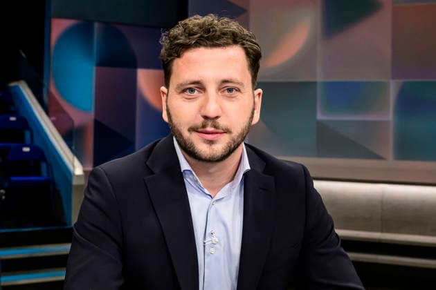 GER, Berlin, tough but fair Ð political talk show, TV, format, with host Louis Klamroth, Das Erste, pictured from left Felix Banaszak Alliance 90 The Greens Party Chairman, March 9, 2026 Copyright: HMBxMedia UwexKoch