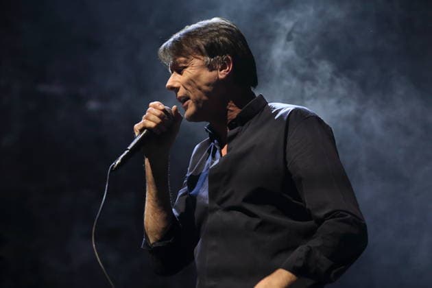 Brett Anderson from the band Suede at a concert at the Uber Eats Music Hall in Berlin, March 9, 2026 Suede concert Berlin