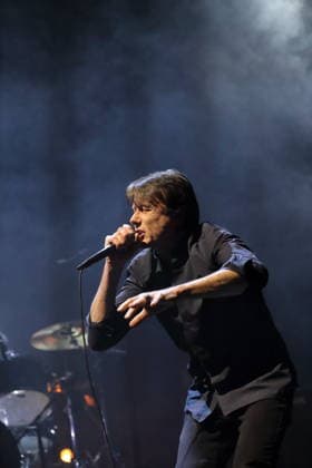 Brett Anderson from the band Suede at a concert at the Uber Eats Music Hall in Berlin, March 9, 2026 Suede concert Berlin