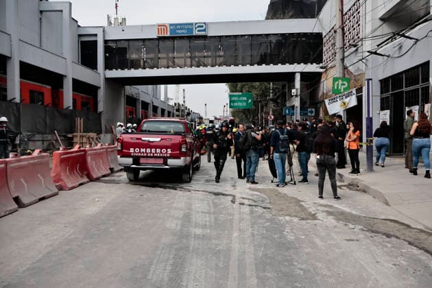 March 9, 2026, Mexico City, Cdmx, Mexico: A building damaged in the 2017 earthquake collapsed suddenly on Tlalpan Avenue in Mexico City. This building was used to handle labor disputes related to wrongful termination, among other government procedures. Confirmed reports indicate that two people were rescued, one alive and one deceased, but two more remain trapped. Rescue teams from all levels are on site working with canine units. Mexico City Mexico - ZUMAp204 20260309_zip_p204_009 Copyright: xJosuexPerezx
