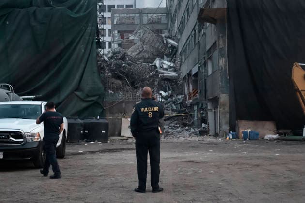 March 9, 2026, Mexico City, Cdmx, Mexico: A building damaged in the 2017 earthquake collapsed suddenly on Tlalpan Avenue in Mexico City. This building was used to handle labor disputes related to wrongful termination, among other government procedures. Confirmed reports indicate that two people were rescued, one alive and one deceased, but two more remain trapped. Rescue teams from all levels are on site working with canine units. Mexico City Mexico - ZUMAp204 20260309_zip_p204_075 Copyright: xJosuexPerezx