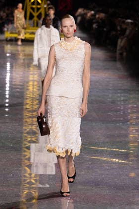 PFW - Chanel Runway LZ Alex Consani walks the runway during the Chanel Winter 2026-2027 show as part of Paris Fashion Week on March 09, 2026 at Grand Palais in Paris, France. Photo by Laurent Zabulon ABACAPRESS.COM Paris  Copyright: xZabulonxLaurent ABACAx