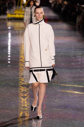PFW - Chanel Runway LZ Julia Nobis walks the runway during the Chanel Winter 2026-2027 show as part of Paris Fashion Week on March 09, 2026 at Grand Palais in Paris, France. Photo by Laurent Zabulon ABACAPRESS.COM Paris  Copyright: xZabulonxLaurent ABACAx