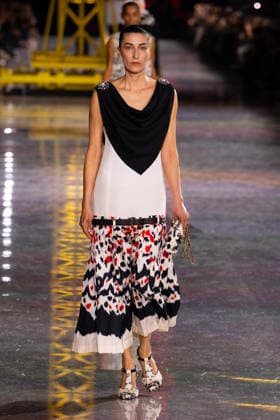 PFW - Chanel Runway LZ Anamaria Cioboata walks the runway during the Chanel Winter 2026-2027 show as part of Paris Fashion Week on March 09, 2026 at Grand Palais in Paris, France. Photo by Laurent Zabulon ABACAPRESS.COM Paris  Copyright: xZabulonxLaurent ABACAx