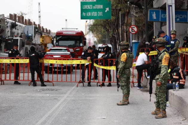At least one dead, two still trapped after building collapses in Mexico City MEXICO CITY, MEXICO - MARCH 09: Members of the Mexican Army guard the area of a partially collapsed building that left at least one person dead and two still trapped under the rubble, in Mexico City, Mexico on March 09, 2026. Rescue workers continue searching for people trapped in the building, which was undergoing demolition when the collapse occurred, while army and navy personnel secure the area. Daniel Cardenas Anadolu Mexico City Mexico. Editorial use only. Please get in touch for any other usage.  Copyright: x2026xAnadoluxDanielxCardenasx