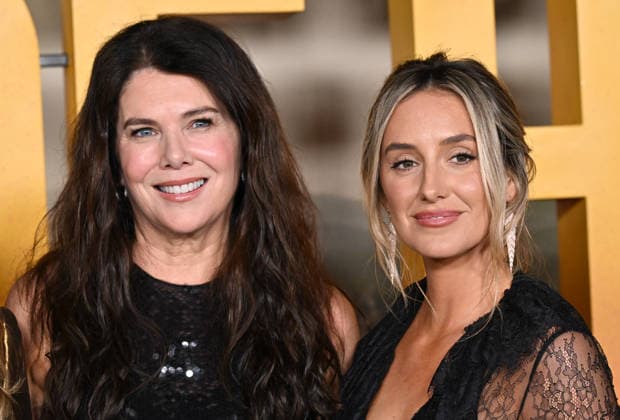 ˜Reminders of Him™ Premiere Lauren Graham and Lainey Wilson arriving to Universal Pictures premiere of Reminders of Him held at the Hollywood Legion Theater at Post 43 on March 09, 2026 in Los Angeles, CA. Los Angeles Hollywood Legion Theater at Post California USA Copyright: xLISAxOConnorx xAFF-USA.comx
