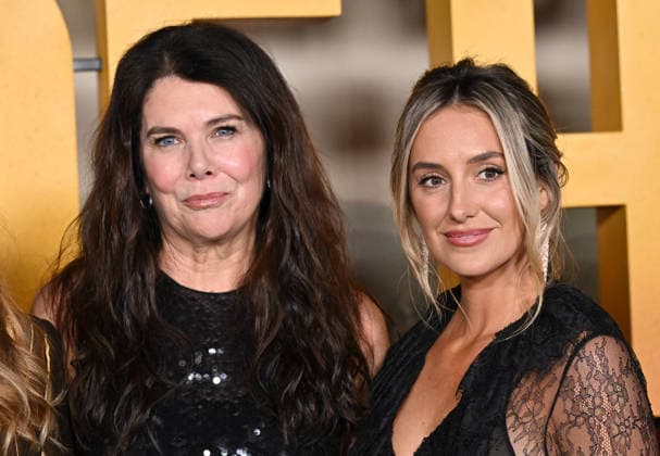 ˜Reminders of Him™ Premiere Lauren Graham and Lainey Wilson arriving to Universal Pictures premiere of Reminders of Him held at the Hollywood Legion Theater at Post 43 on March 09, 2026 in Los Angeles, CA. Los Angeles Hollywood Legion Theater at Post California USA Copyright: xLISAxOConnorx xAFF-USA.comx