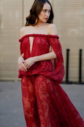 PFW - Zimmermann Street Style Street style, Alycia Debnam-Carey arriving at Zimmermann Fall-Winter 2026-2027 ready-to-wear show, held at the Carreau du Temple, Paris, France, on March 9th, 2026. Photo by Marie-Paola Bertrand-Hillion ABACAPRESS.COM  Copyright: xBertrand-HillionxMarie-Paola ABACAx