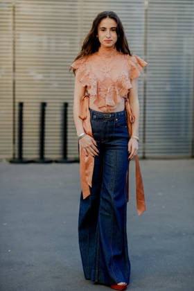 PFW - Zimmermann Street Style Street style, Thais Alessandrin Azuelos arriving at Zimmermann Fall-Winter 2026-2027 ready-to-wear show, held at the Carreau du Temple, Paris, France, on March 9th, 2026. Photo by Marie-Paola Bertrand-Hillion ABACAPRESS.COM  Copyright: xBertrand-HillionxMarie-Paola ABACAx