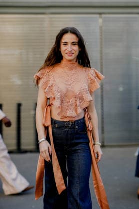 PFW - Zimmermann Street Style Street style, Thais Alessandrin Azuelos arriving at Zimmermann Fall-Winter 2026-2027 ready-to-wear show, held at the Carreau du Temple, Paris, France, on March 9th, 2026. Photo by Marie-Paola Bertrand-Hillion ABACAPRESS.COM  Copyright: xBertrand-HillionxMarie-Paola ABACAx