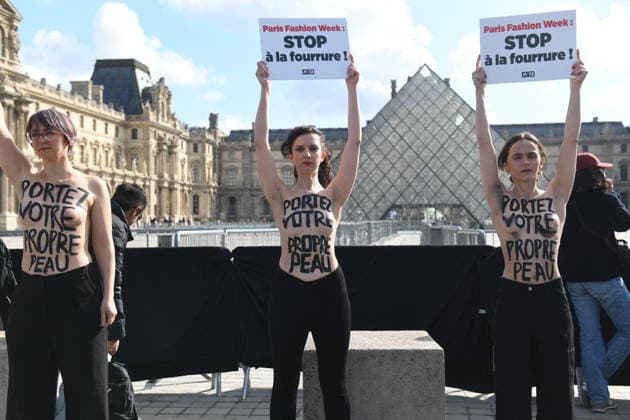 PFW - PETA Demonstration in Front of The Vuitton Show PETA protest against fur in front of the Vuitton fashion show at Louvre Museum during Paris Fashion Week in Paris, France on March 10, 2026. Photo by Florian Poitout ABACAPRESS.COM Paris France  Copyright: xPoitoutxFlorian ABACAx