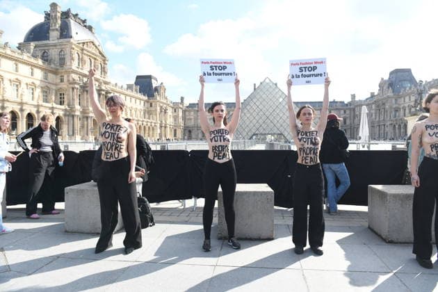 PFW - PETA Demonstration in Front of The Vuitton Show PETA protest against fur in front of the Vuitton fashion show at Louvre Museum during Paris Fashion Week in Paris, France on March 10, 2026. Photo by Florian Poitout ABACAPRESS.COM Paris France  Copyright: xPoitoutxFlorian ABACAx