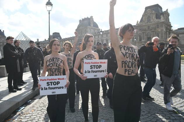 PFW - PETA Demonstration in Front of The Vuitton Show PETA protest against fur in front of the Vuitton fashion show at Louvre Museum during Paris Fashion Week in Paris, France on March 10, 2026. Photo by Florian Poitout ABACAPRESS.COM Paris France  Copyright: xPoitoutxFlorian ABACAx