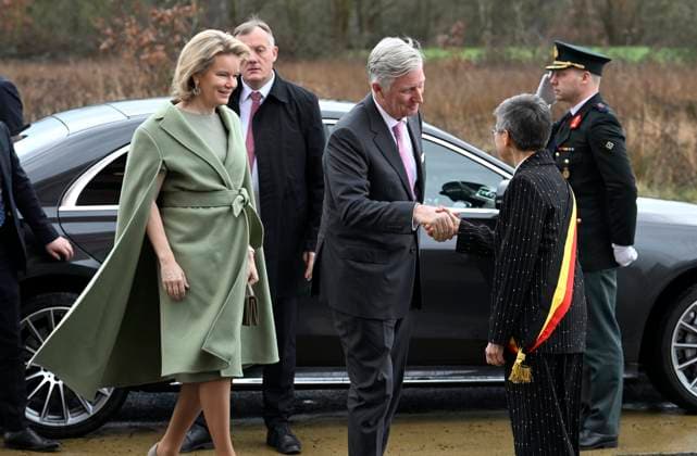 The King and Queen Visit The Province Of Antwerpen NIEL, BELGIUM - MARCH 10 : King Philippe and Queen Mathilde are visiting the province of Antwerp. Their visit starts at the Science Park of the University of Antwerp in Niel. This unique location offers innovative companies focusing on research in the health and environment sectors the opportunity to collaborate fully in a dynamic and inspiring ecosystem. The science park, an initiative of the Provincial Development Agency (POM) Antwerp, supports companies from start-ups to multinationals with optimal growth opportunities and possibilities for new partnerships. During their visit, the King and Queen will meet with various companies based on the site. They will be introduced to the educa  Copyright: xBertxVanxDenxBrouckex