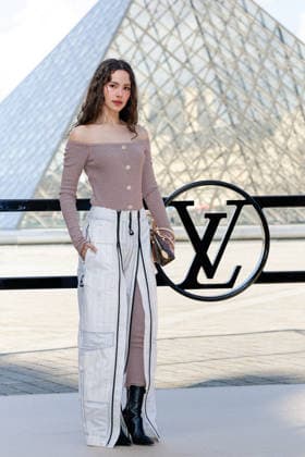 Urassaya Sperbund au photocall du défilé Louis Vuitton Collection Femme Prêt à Porter Automne Hiver 2026 2027 lors de la Fashion Week de Paris, le 10 mars 2026 Olivier Borde Bestimage Photocall of Louis Vuitton Women Ready to Wear Fall Winter 2026 2027 Collection fashion show, during Paris Fashion Week on march 10 2026 Paris France  Copyright: xOLIVIERxBORDEx xBESTIMAGExOLIVIERxBORDEx xBESTIMAGEx
