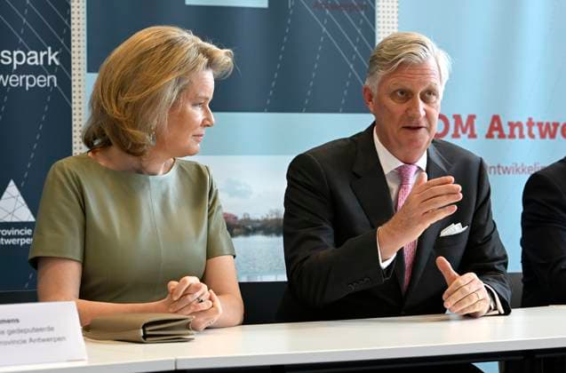 The King and Queen Visit The Province Of Antwerpen NIEL, BELGIUM - MARCH 10 : King Philippe and Queen Mathilde are visiting the province of Antwerp. Their visit starts at the Science Park of the University of Antwerp in Niel. This unique location offers innovative companies focusing on research in the health and environment sectors the opportunity to collaborate fully in a dynamic and inspiring ecosystem. The science park, an initiative of the Provincial Development Agency (POM) Antwerp, supports companies from start-ups to multinationals with optimal growth opportunities and possibilities for new partnerships. During their visit, the King and Queen will meet with various companies based on the site. They will be introduced to the educa  Copyright: xBertxVanxDenxBrouckex