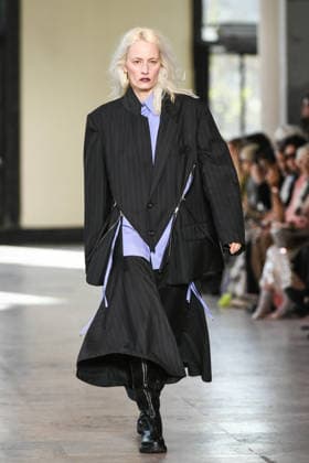PFW - Ujoh Runway in Paris FA A model walks the runway for the Ujoh collection as part of Paris Fashion Week in Paris, on March 10, 2026. Photo by Firas Abdullah ABACAPRESS.COM Paris Ile-de-France France  Copyright: xAbdullahxFiras ABACAx