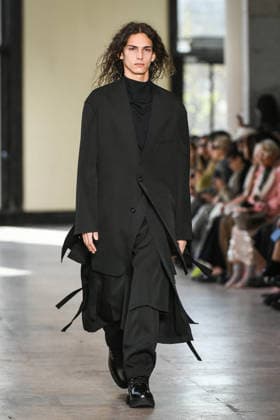 PFW - Ujoh Runway in Paris FA A model walks the runway for the Ujoh collection as part of Paris Fashion Week in Paris, on March 10, 2026. Photo by Firas Abdullah ABACAPRESS.COM Paris Ile-de-France France  Copyright: xAbdullahxFiras ABACAx