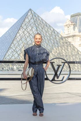 PFW - Louis Vuitton Photocall Katherine LaNasa pictured on photocall of Louis Vuitton Womenswear Fall Winter 2026-2027 show as part of Paris Fashion Week at Louvre Museum, in Paris, France on March 10, 2026. Photo by Alexis Jumeau ABACAPRESS.COM Paris France  Copyright: xJumeauxAlexis ABACAx