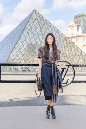 PFW - Louis Vuitton Photocall Jeon Ji-hyeon pictured on photocall of Louis Vuitton Womenswear Fall Winter 2026-2027 show as part of Paris Fashion Week at Louvre Museum, in Paris, France on March 10, 2026. Photo by Alexis Jumeau ABACAPRESS.COM Paris France  Copyright: xJumeauxAlexis ABACAx