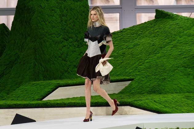 PFW - Louis Vuitton Runway LZ A model walks the runway during the Louis Vuitton Winter 2026-2027 show as part of Paris Fashion Week on March 10, 2026 at Carre du Louvre in Paris, France. Photo by Laurent Zabulon ABACAPRESS.COM  Copyright: xZabulonxLaurent ABACAx