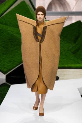 PFW - Louis Vuitton Runway LZ A model walks the runway during the Louis Vuitton Winter 2026-2027 show as part of Paris Fashion Week on March 10, 2026 at Carre du Louvre in Paris, France. Photo by Laurent Zabulon ABACAPRESS.COM  Copyright: xZabulonxLaurent ABACAx