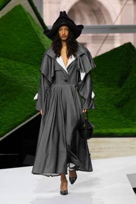 PFW - Louis Vuitton Runway LZ A model walks the runway during the Louis Vuitton Winter 2026-2027 show as part of Paris Fashion Week on March 10, 2026 at Carre du Louvre in Paris, France. Photo by Laurent Zabulon ABACAPRESS.COM  Copyright: xZabulonxLaurent ABACAx