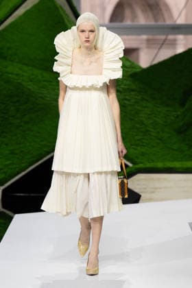 PFW - Louis Vuitton Runway LZ A model walks the runway during the Louis Vuitton Winter 2026-2027 show as part of Paris Fashion Week on March 10, 2026 at Carre du Louvre in Paris, France. Photo by Laurent Zabulon ABACAPRESS.COM  Copyright: xZabulonxLaurent ABACAx