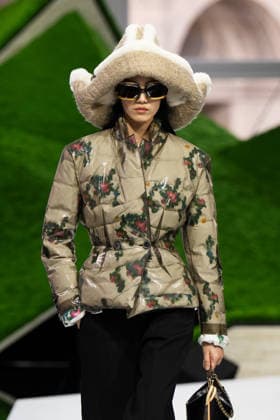 PFW - Louis Vuitton Runway LZ A model walks the runway during the Louis Vuitton Winter 2026-2027 show as part of Paris Fashion Week on March 10, 2026 at Carre du Louvre in Paris, France. Photo by Laurent Zabulon ABACAPRESS.COM  Copyright: xZabulonxLaurent ABACAx