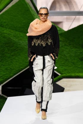 PFW - Louis Vuitton Runway LZ A model walks the runway during the Louis Vuitton Winter 2026-2027 show as part of Paris Fashion Week on March 10, 2026 at Carre du Louvre in Paris, France. Photo by Laurent Zabulon ABACAPRESS.COM  Copyright: xZabulonxLaurent ABACAx