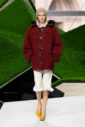 PFW - Louis Vuitton Runway LZ A model walks the runway during the Louis Vuitton Winter 2026-2027 show as part of Paris Fashion Week on March 10, 2026 at Carre du Louvre in Paris, France. Photo by Laurent Zabulon ABACAPRESS.COM  Copyright: xZabulonxLaurent ABACAx
