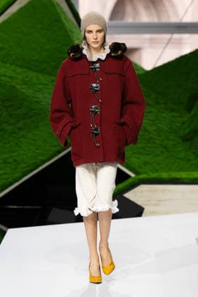 PFW - Louis Vuitton Runway LZ A model walks the runway during the Louis Vuitton Winter 2026-2027 show as part of Paris Fashion Week on March 10, 2026 at Carre du Louvre in Paris, France. Photo by Laurent Zabulon ABACAPRESS.COM  Copyright: xZabulonxLaurent ABACAx