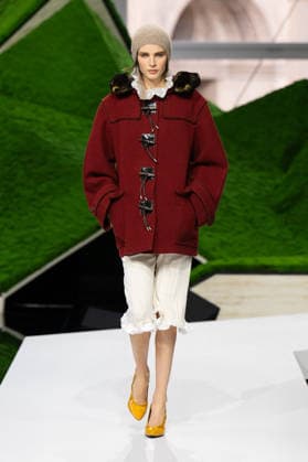 PFW - Louis Vuitton Runway LZ A model walks the runway during the Louis Vuitton Winter 2026-2027 show as part of Paris Fashion Week on March 10, 2026 at Carre du Louvre in Paris, France. Photo by Laurent Zabulon ABACAPRESS.COM  Copyright: xZabulonxLaurent ABACAx